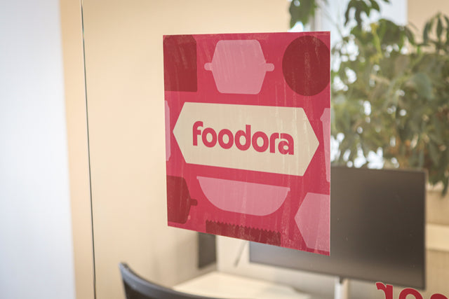 Window sticker inside 21x21cm | foodora eShop